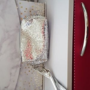 Cosmetic bag